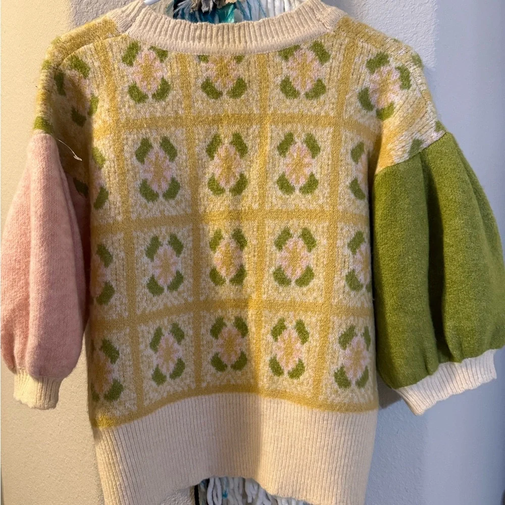 Colorful Patterned Women's Sweater - Picture 3 of 9
